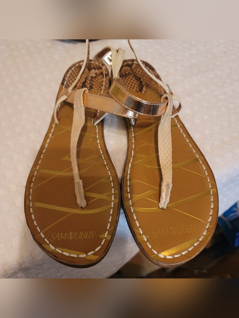 NWOT. Sam & Libby Gold and Cream Thong Sandals. Size 8